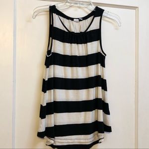 Black and white flowy tank